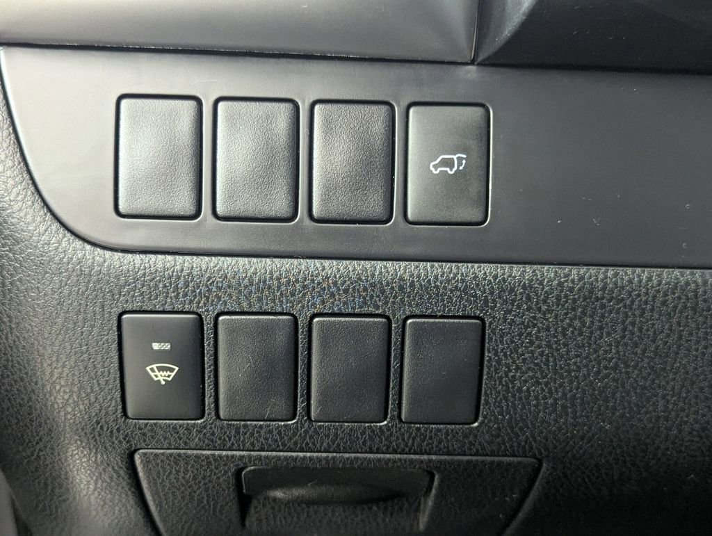 Used 2016 Toyota Highlander XLE FWD image 13
