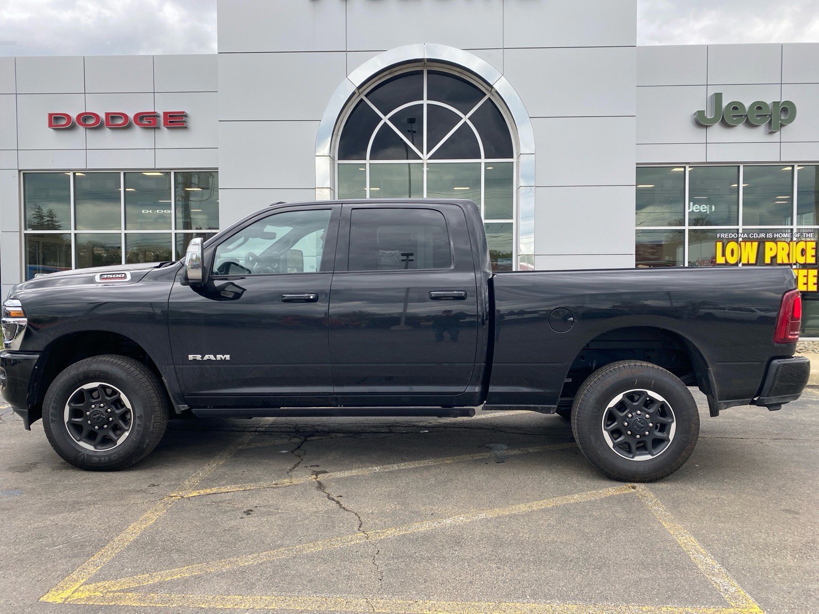 Used 2026 RAM 3500 Laramie AWD/4WD video 1