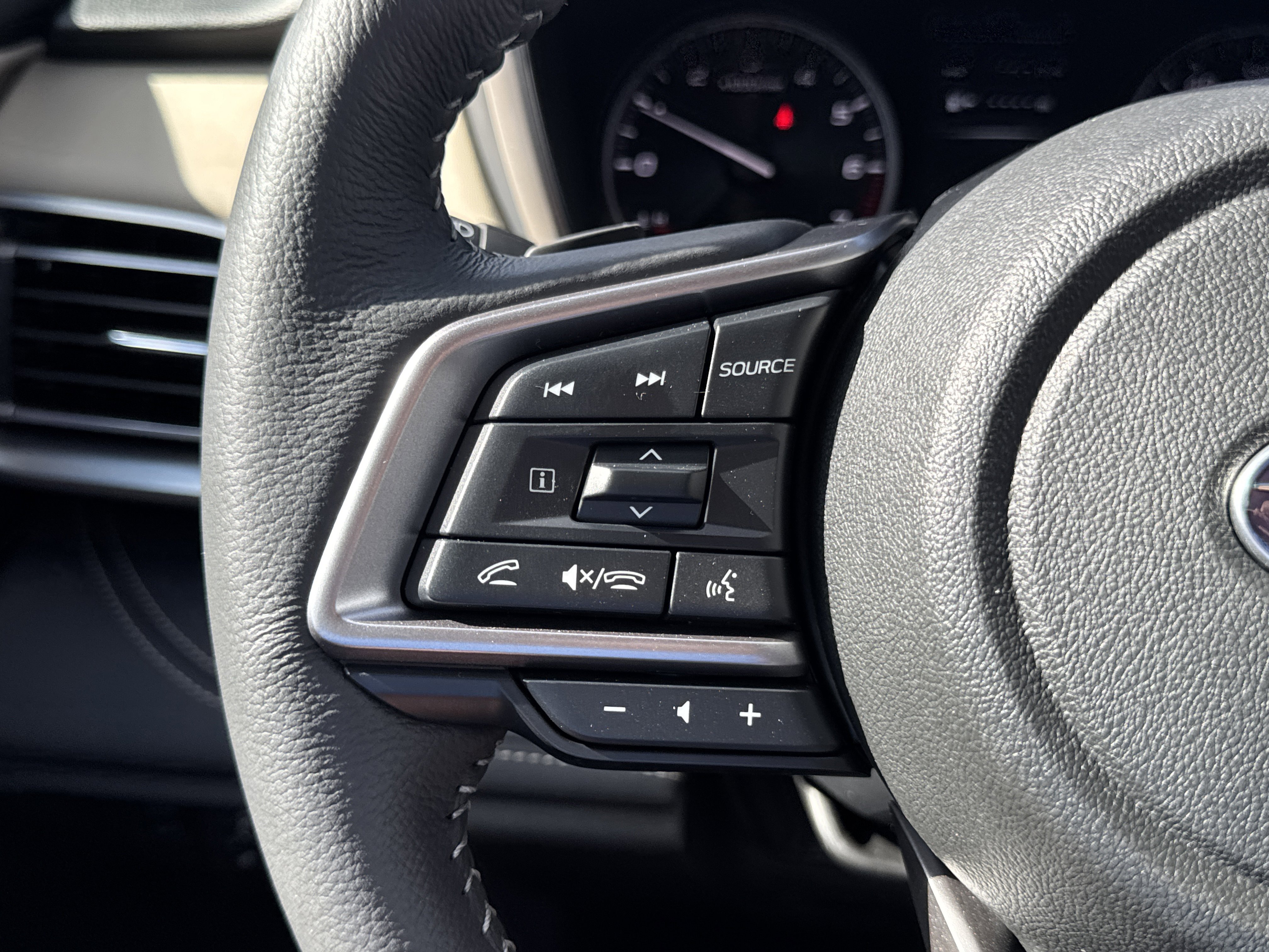 New 2025 Subaru Outback Limited image 15