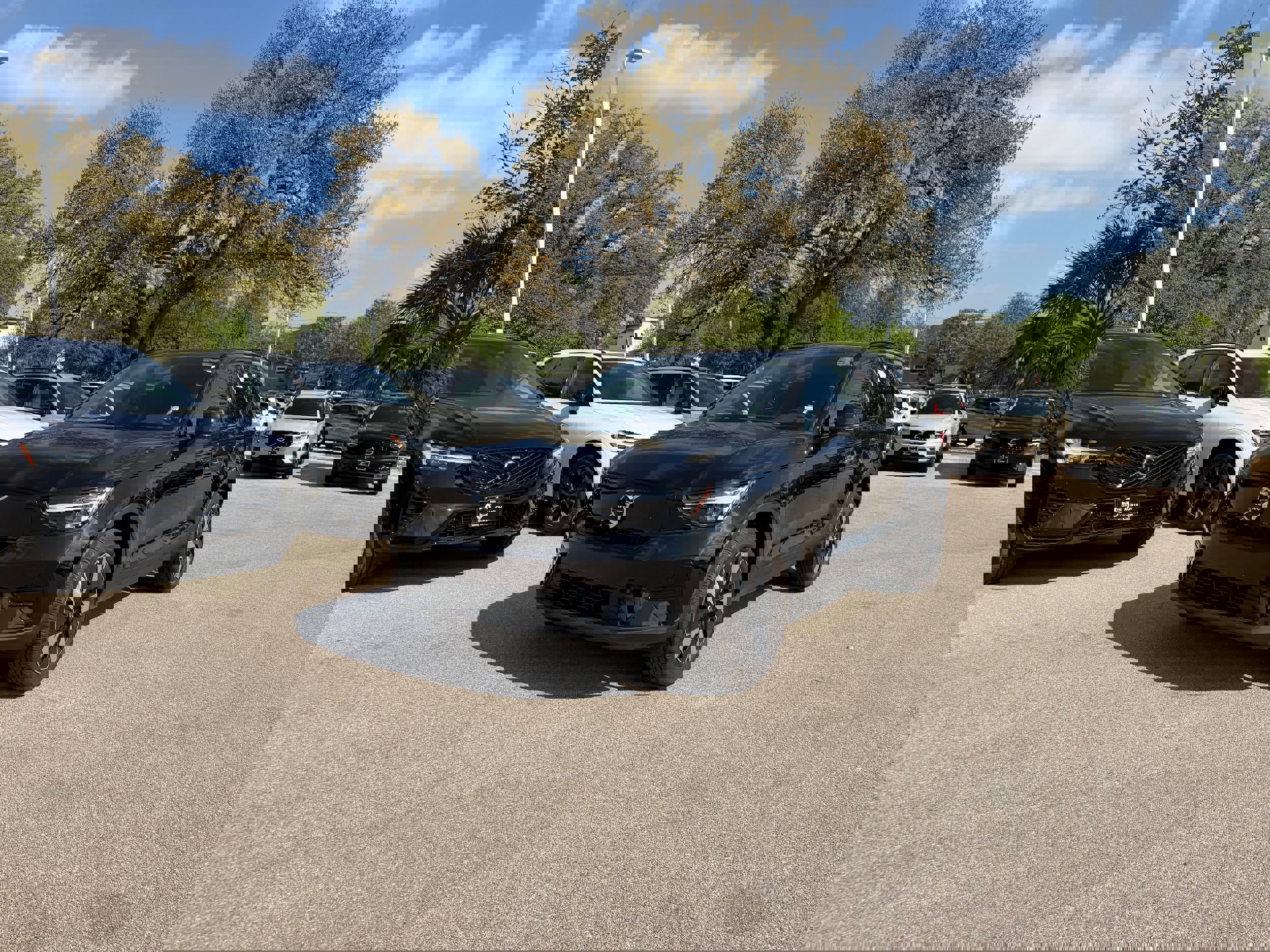 Certified 2024 Volvo XC40 B5 Core image 2