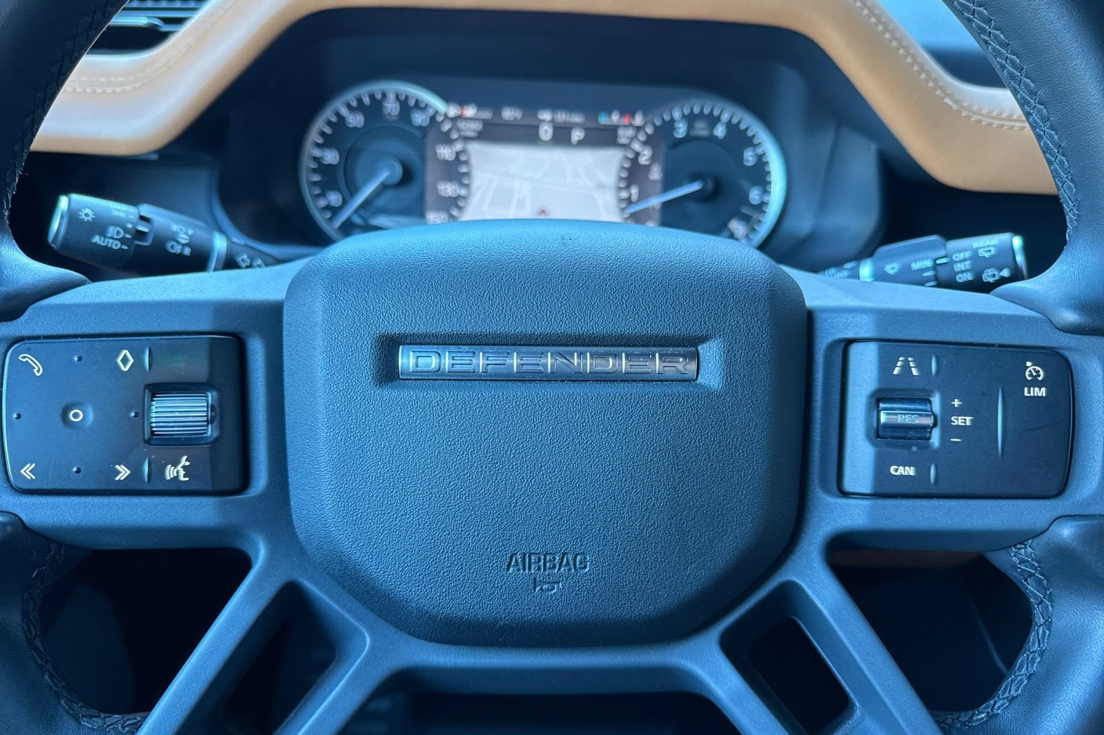 Used 2023 Land Rover Defender 130 X-Dynamic SE AWD/4WD image 28