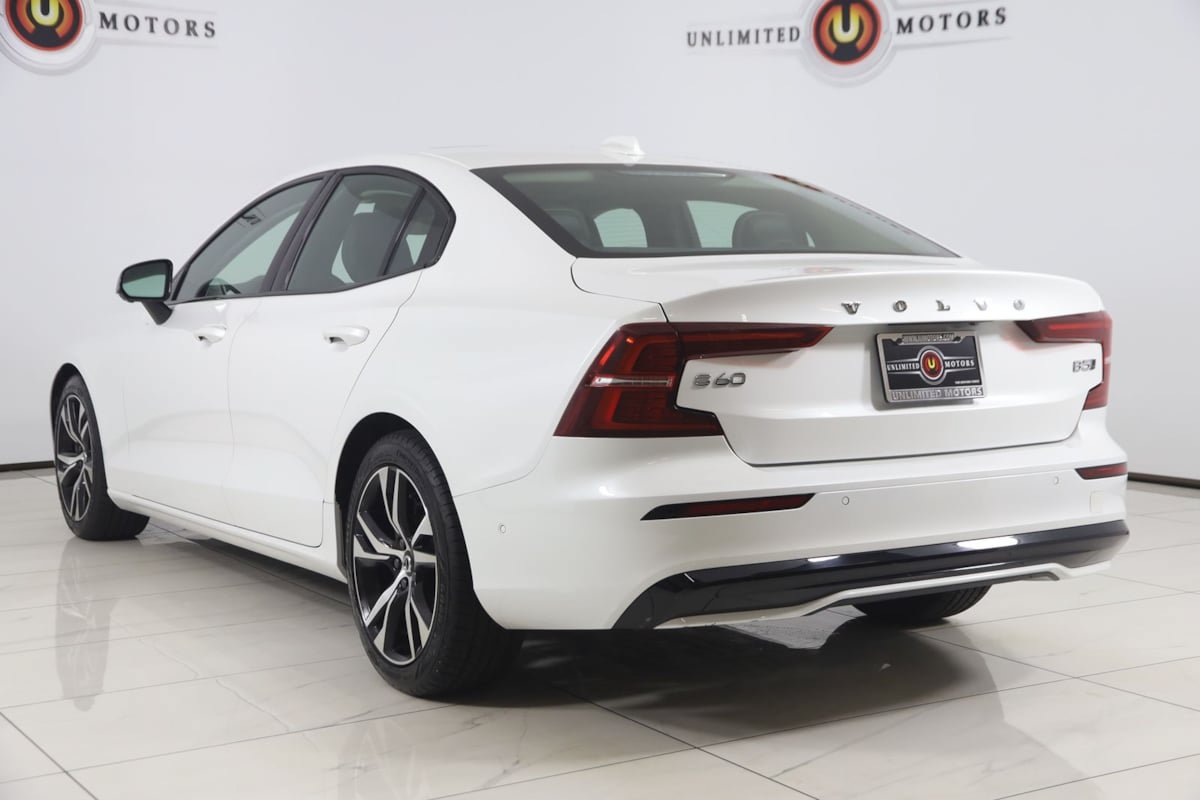 Used 2024 Volvo S60 B5 Plus AWD/4WD image 4