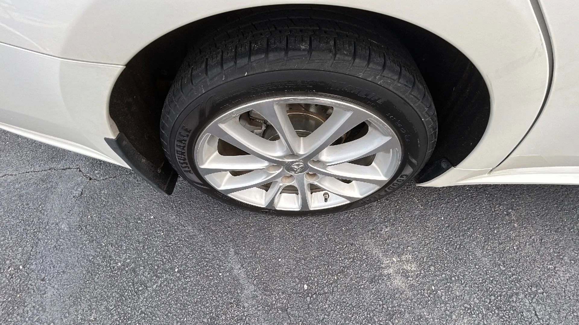 Used 2013 Toyota Avalon XLE Touring FWD image 40