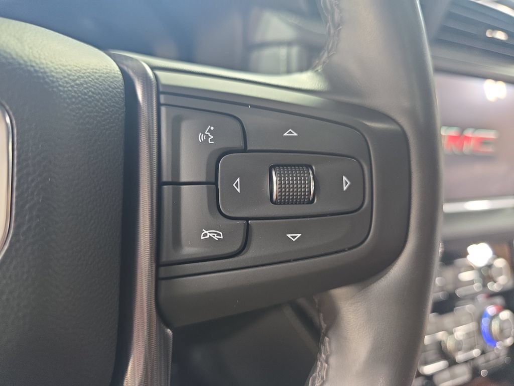 Used 2023 GMC Yukon XL Denali Ultimate AWD/4WD image 18