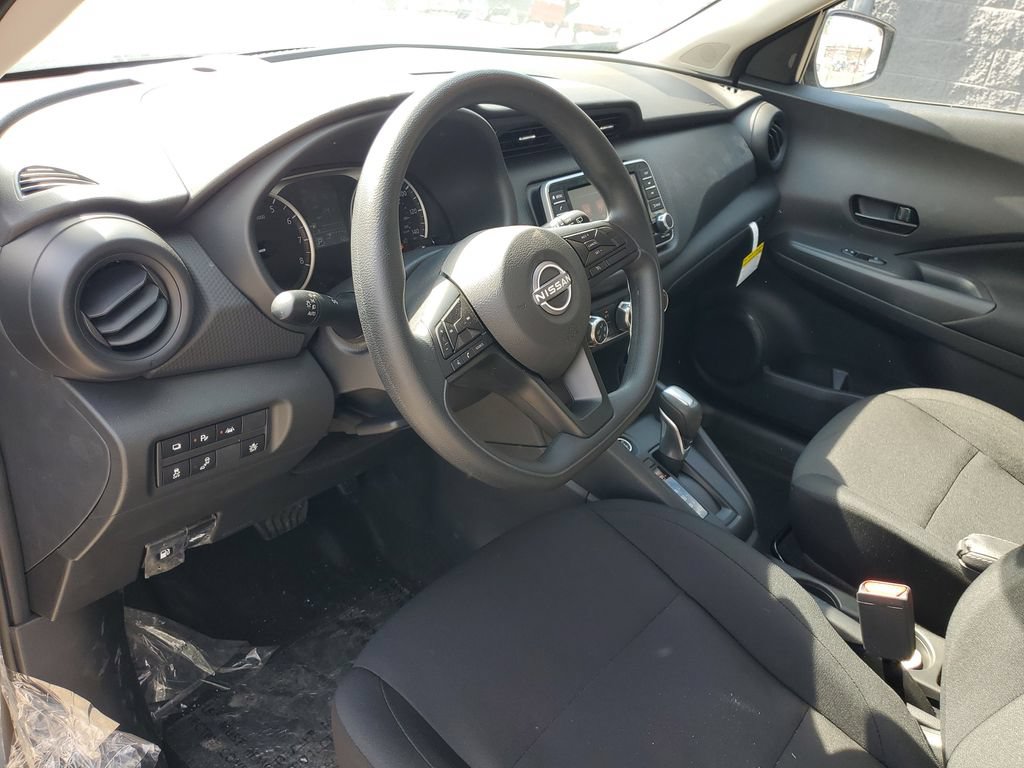 New 2025 Nissan Kicks Play S FWD image 14