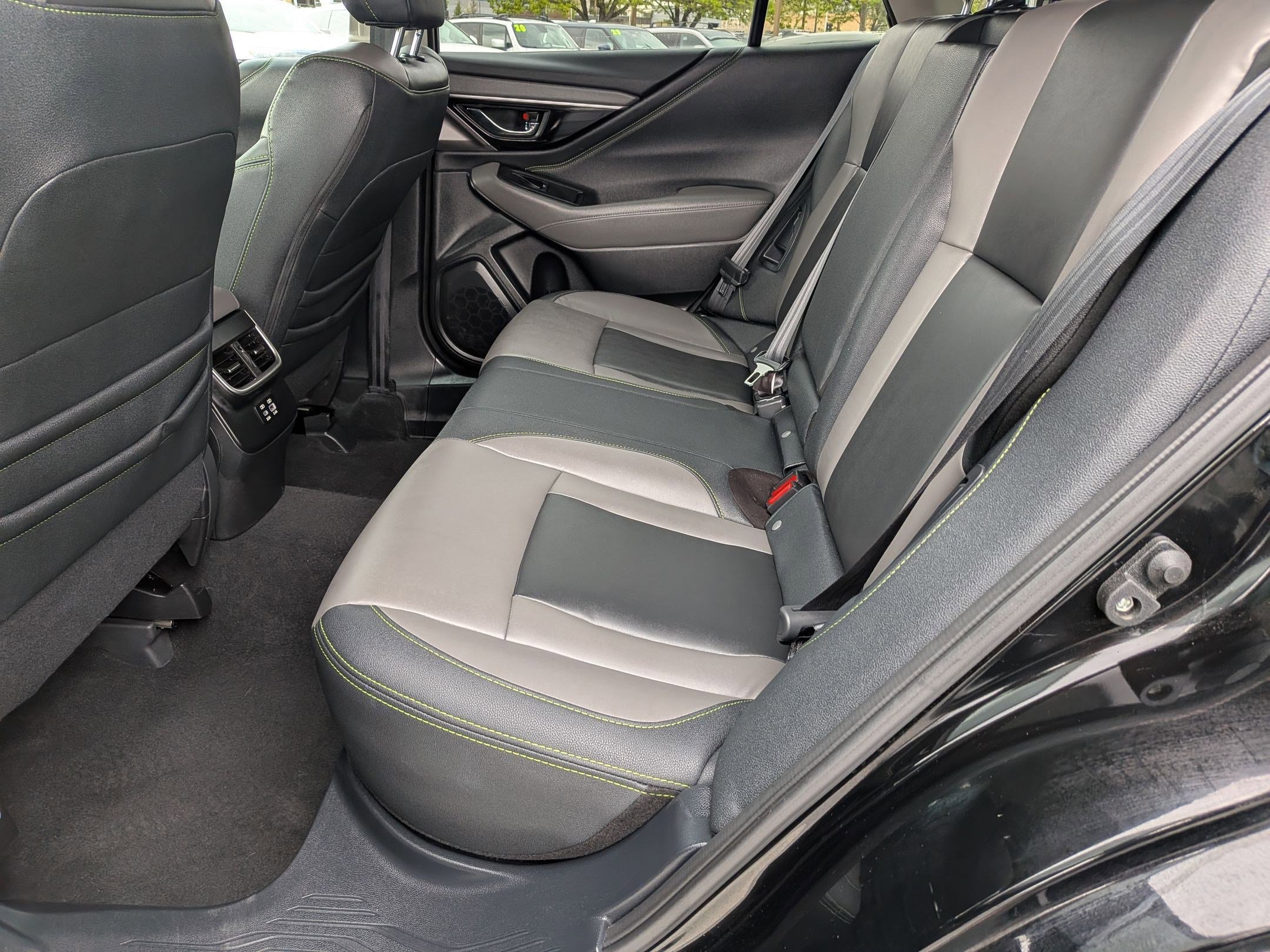 Used 2025 Subaru Outback Onyx Edition AWD/4WD image 30