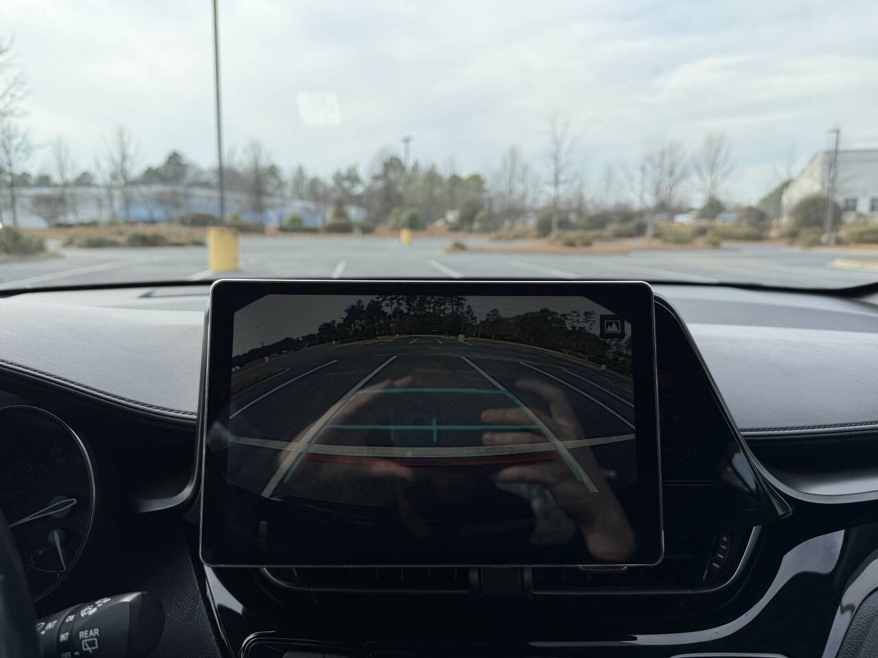 Used 2018 Toyota C-HR XLE image 23