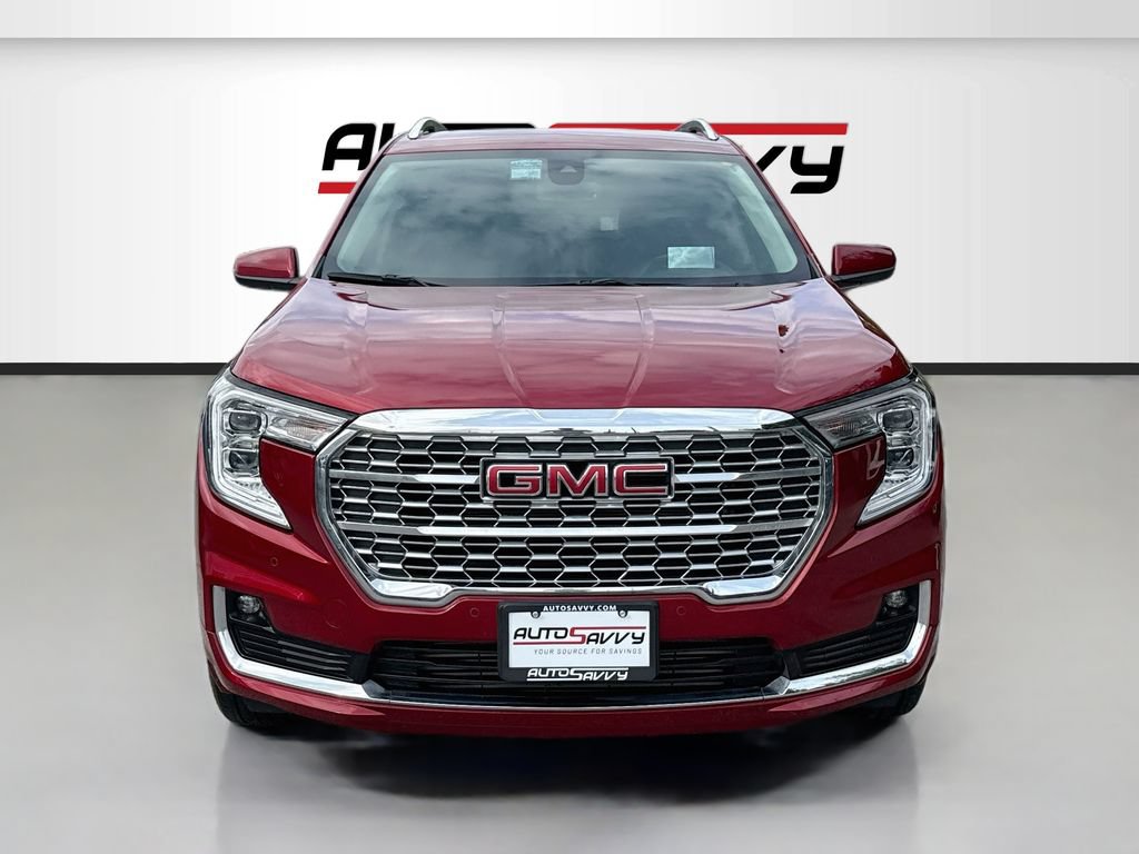Used 2024 GMC Terrain Denali AWD/4WD image 2
