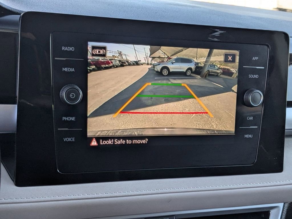 Used 2025 Volkswagen Taos SE image 20