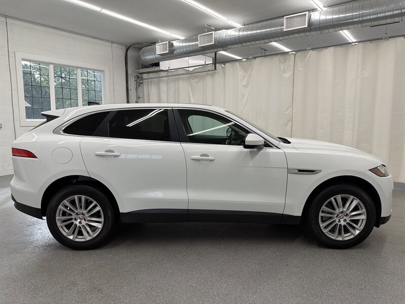 Used 2020 Jaguar F-PACE Prestige AWD/4WD image 4