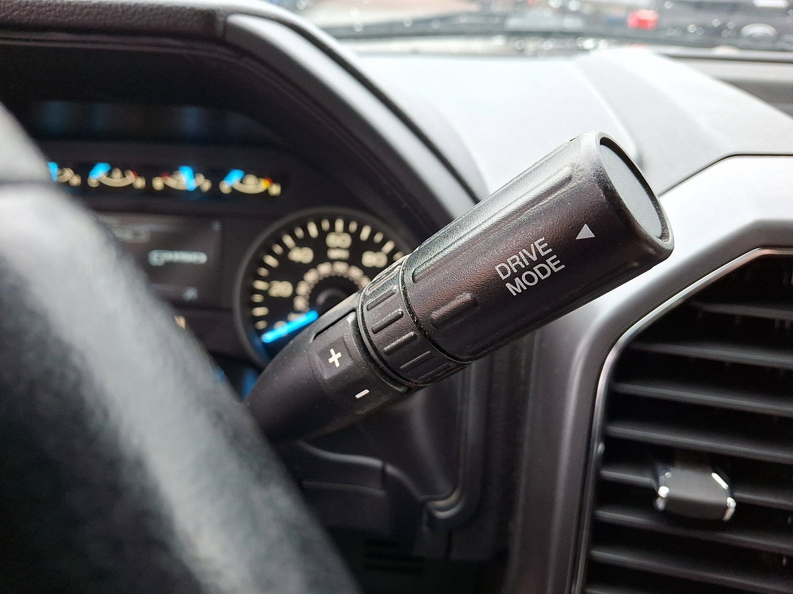 Used 2018 Ford F150 XLT w/ Equipment Group 302A Luxury image 22