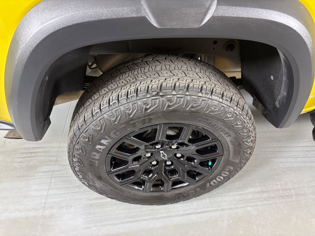 Used 2023 Chevrolet Colorado Trail Boss w/ Technology Package image 10