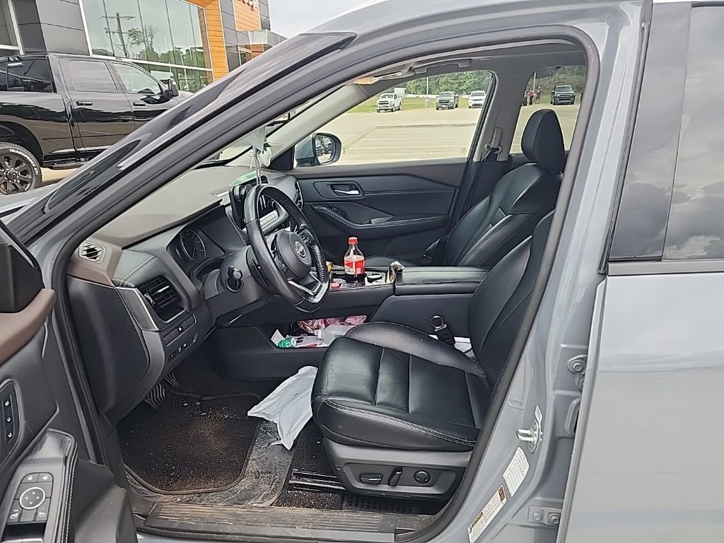 Used 2023 Nissan Rogue SL w/ SL Premium Package image 8