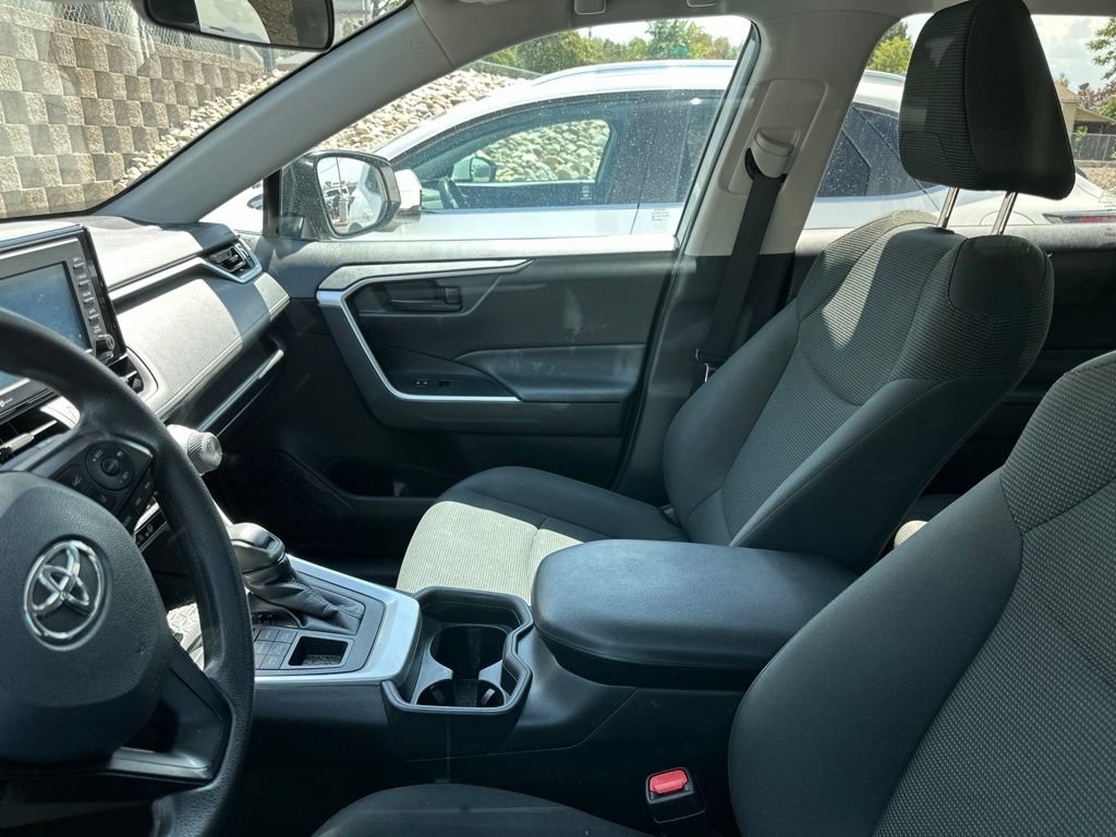 Used 2021 Toyota RAV4 LE w/ Carpet Mat Package (TMS) AWD/4WD image 6