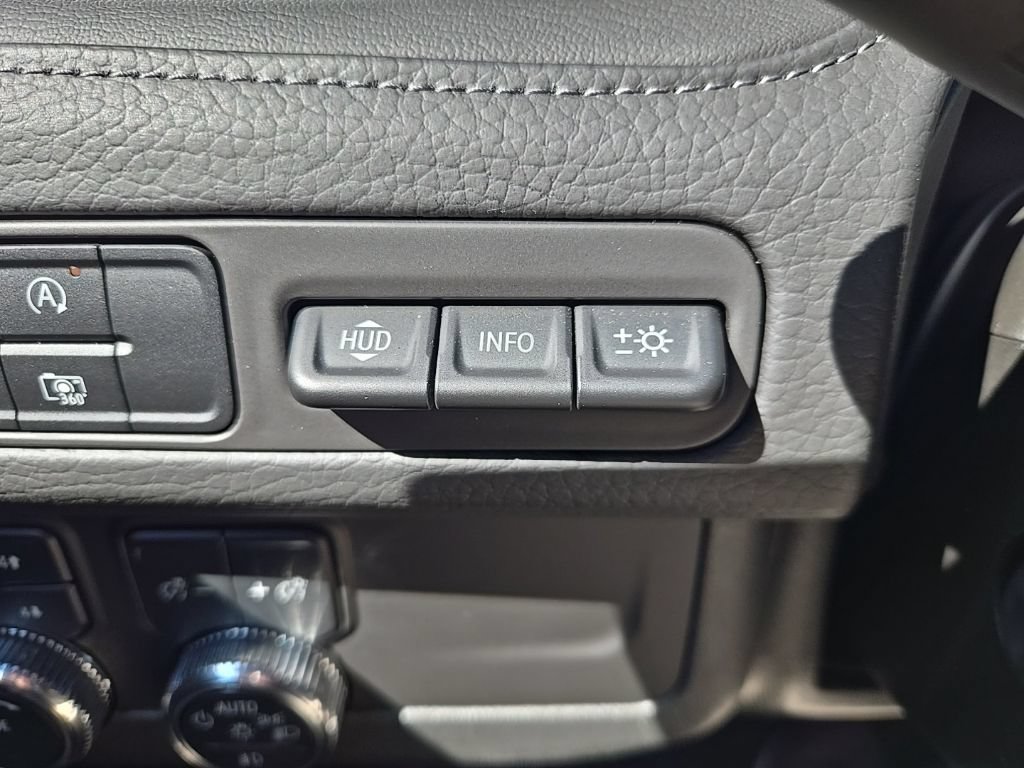 Used 2024 GMC Yukon XL Denali AWD/4WD image 20