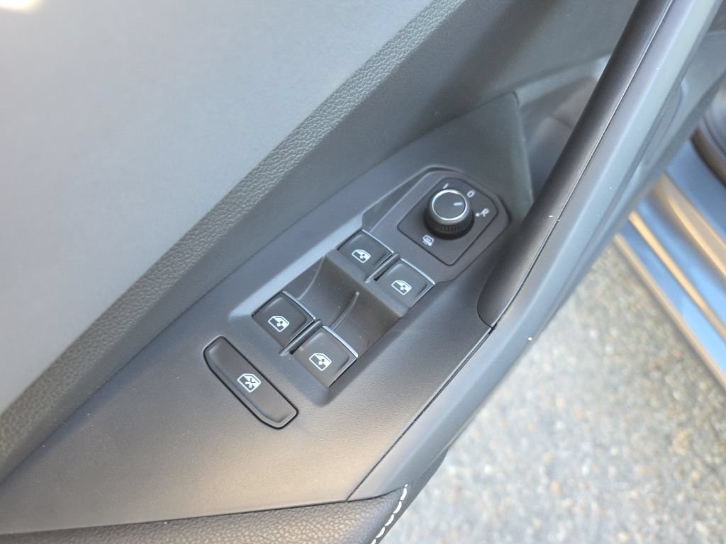 New 2027 Volkswagen Jetta SE FWD image 10