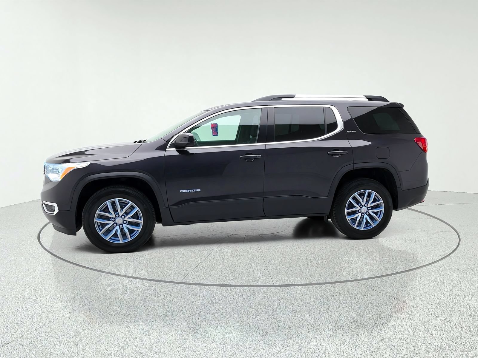 Used 2017 GMC Acadia SLE FWD image 3