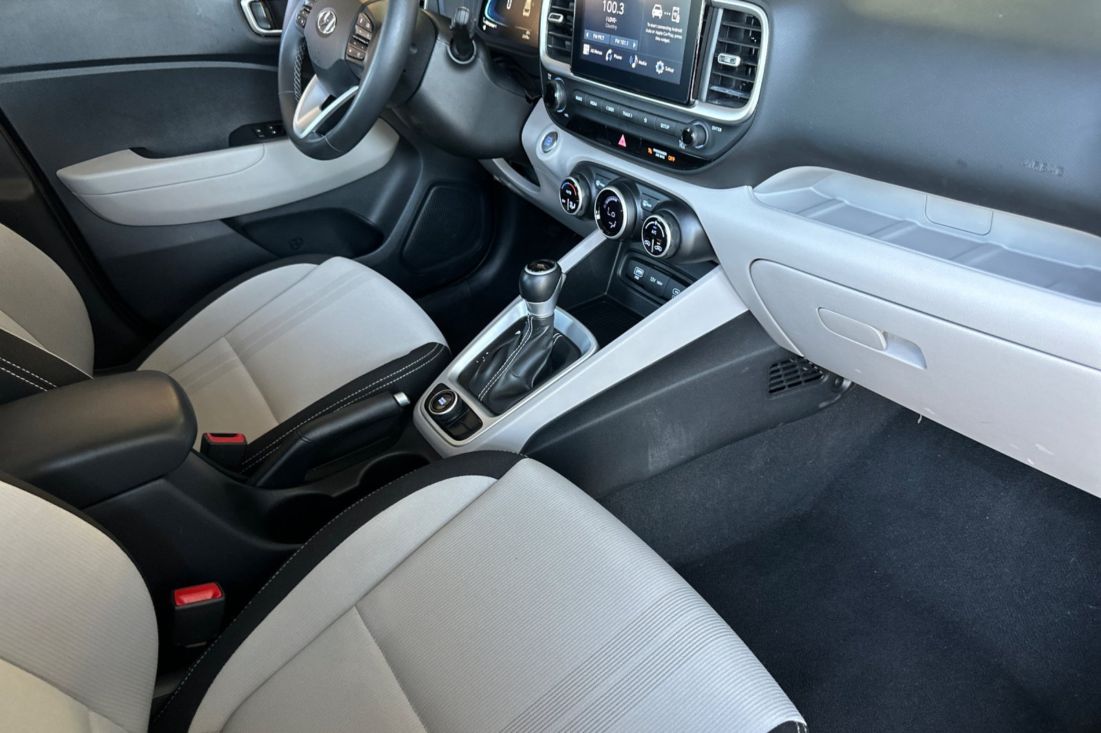 Certified 2025 Hyundai Venue SEL FWD image 16