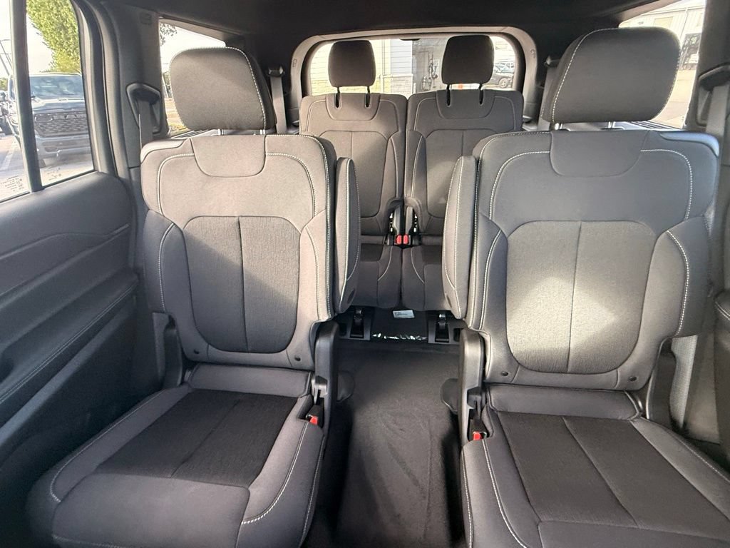 New 2026 Jeep Grand Cherokee L Laredo AWD/4WD image 23