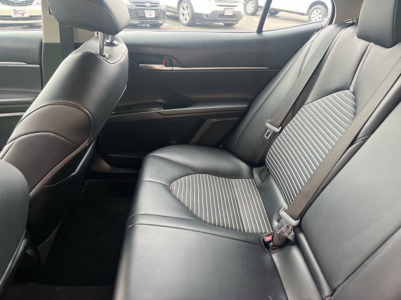 Used 2021 Toyota Camry SE FWD image 15