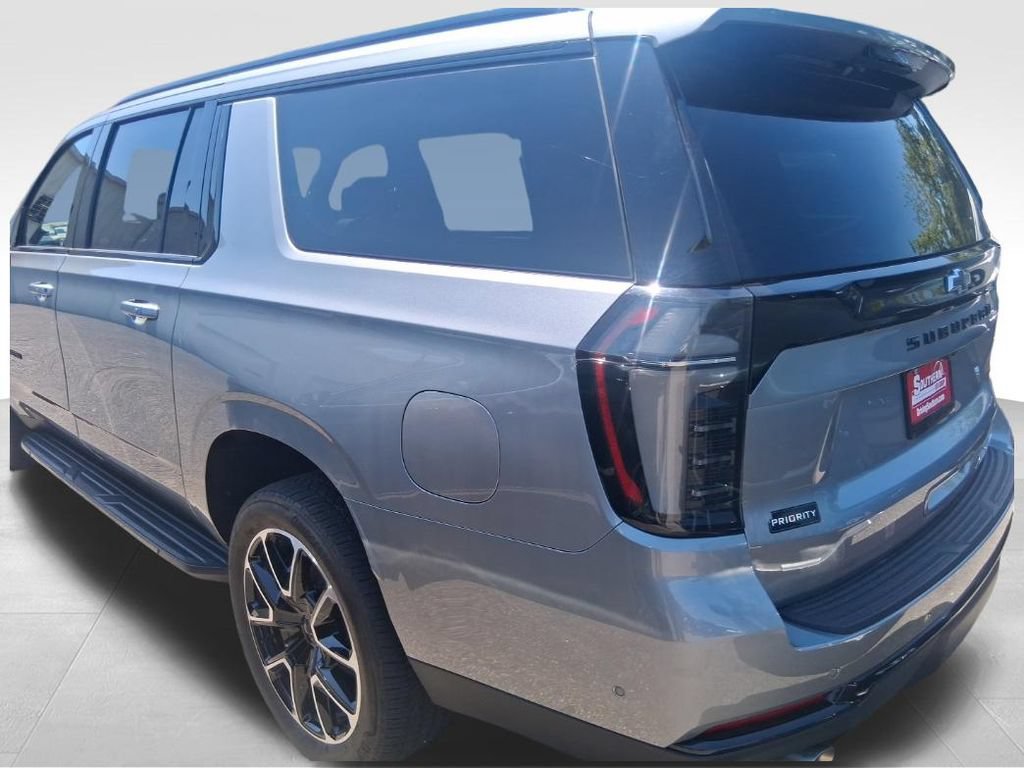 Used 2025 Chevrolet Suburban RST w/ Comfort Package AWD/4WD image 10