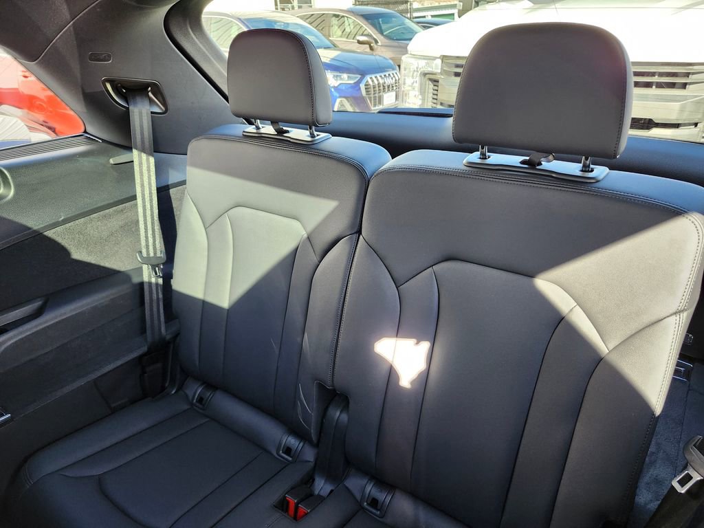 Certified 2025 Audi Q7 3.0T Premium Plus image 12