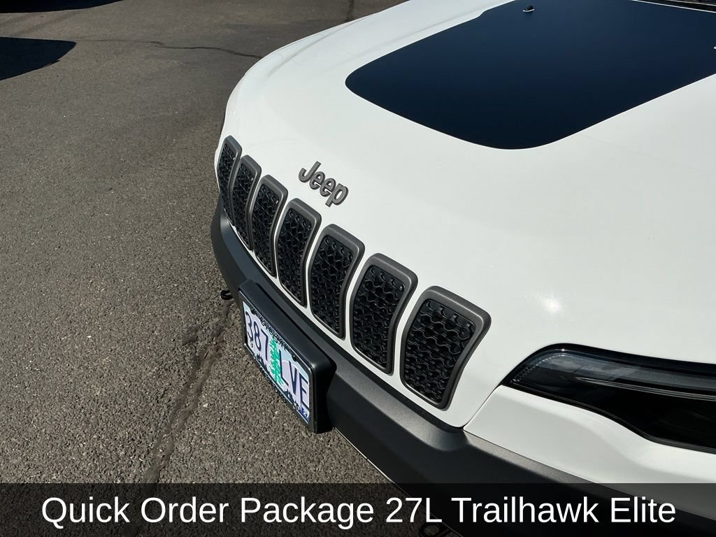 Used 2020 Jeep Cherokee Trailhawk AWD/4WD image 4