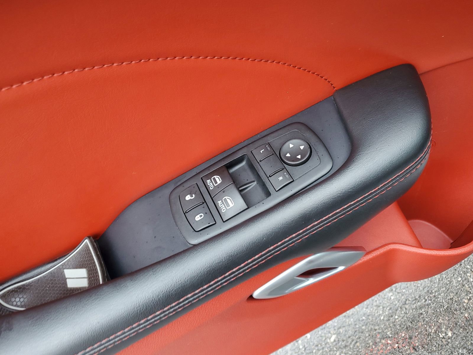 Used 2015 Dodge Challenger R/T Plus RWD image 15