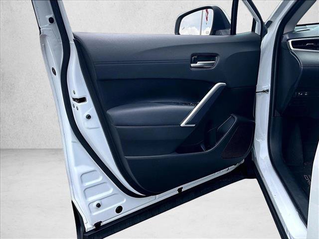 Used 2023 Toyota Corolla Cross XLE FWD image 18