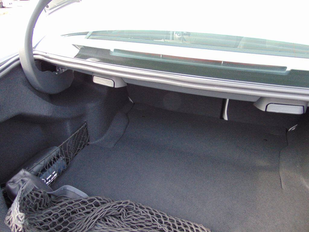 Used 2011 Mercedes-Benz C 300 Sedan image 19