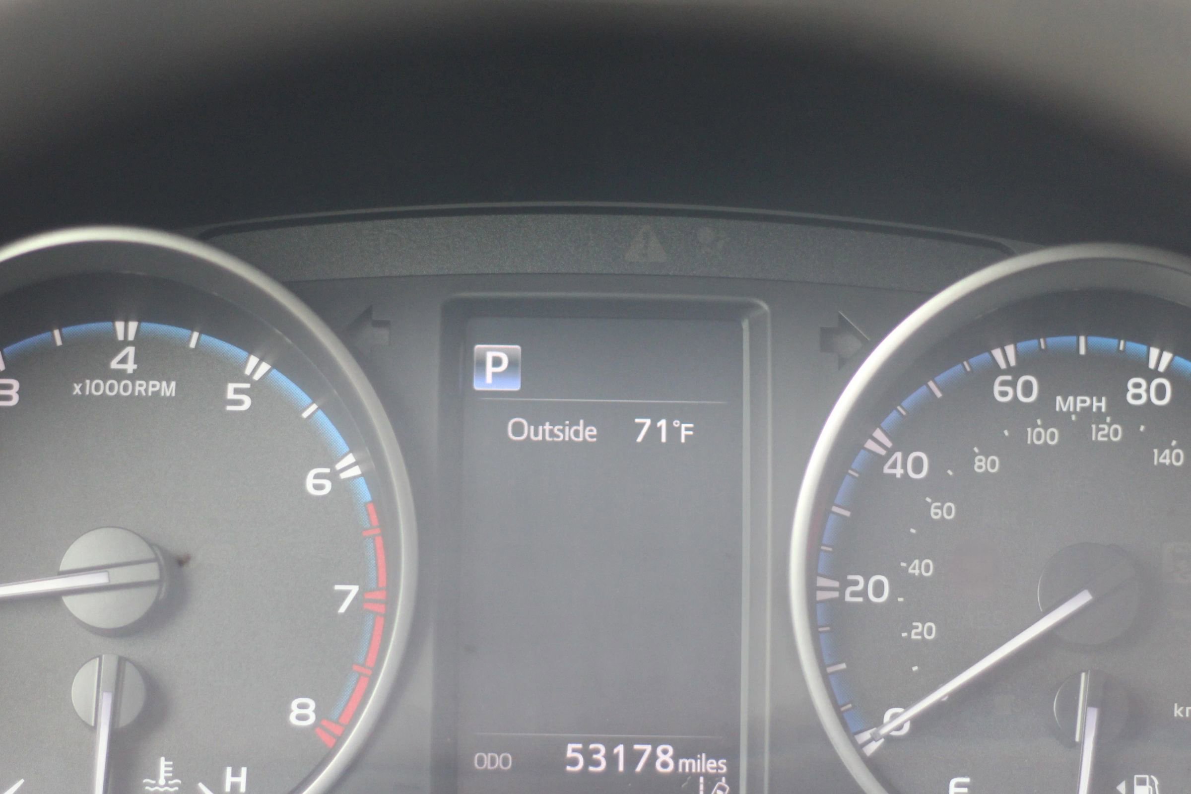 Used 2018 Toyota RAV4 LE FWD image 15