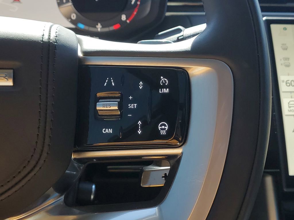 Used 2025 Land Rover Range Rover Long Wheelbase Autobiography image 20