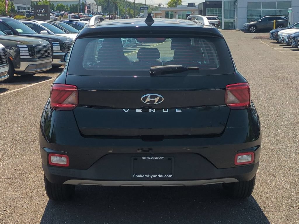 Certified 2022 Hyundai Venue SEL w/ Cargo Package FWD image 4