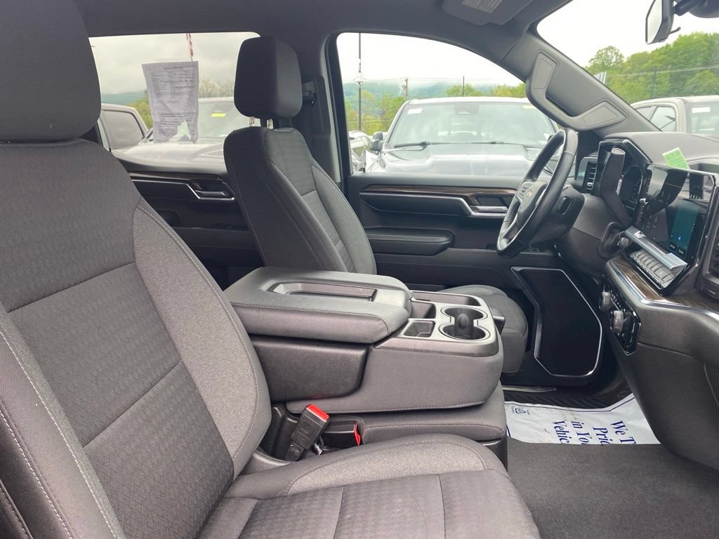 Used 2023 Chevrolet Silverado 1500 LT AWD/4WD image 10