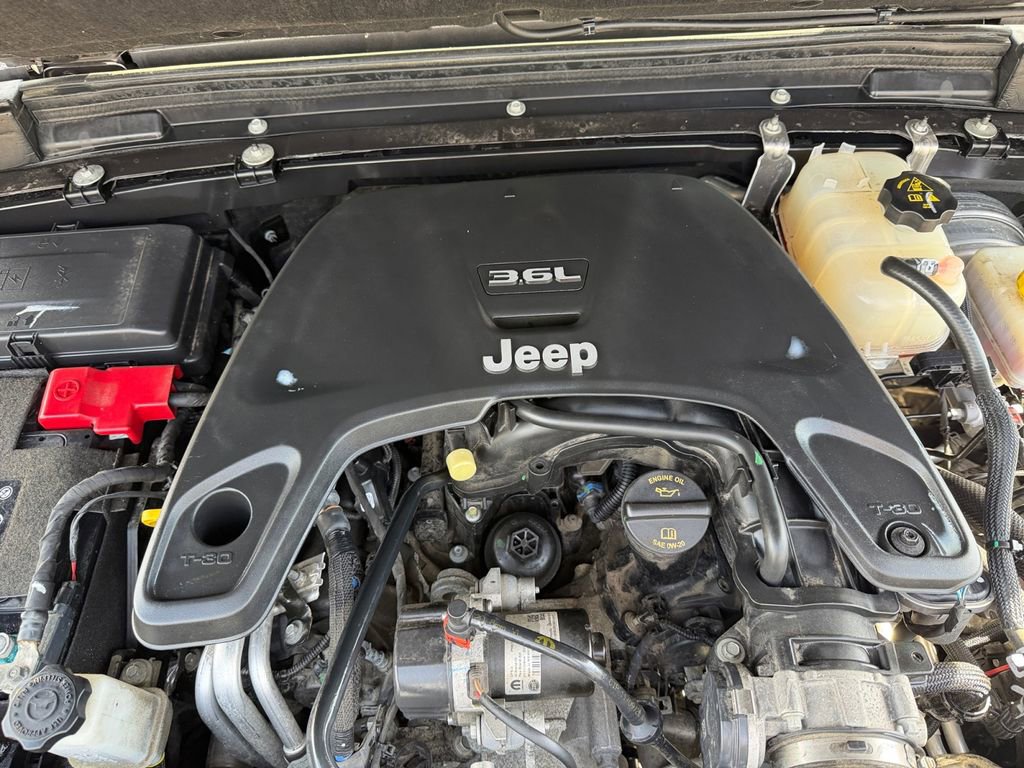 Used 2021 Jeep Wrangler Unlimited Sahara image 18