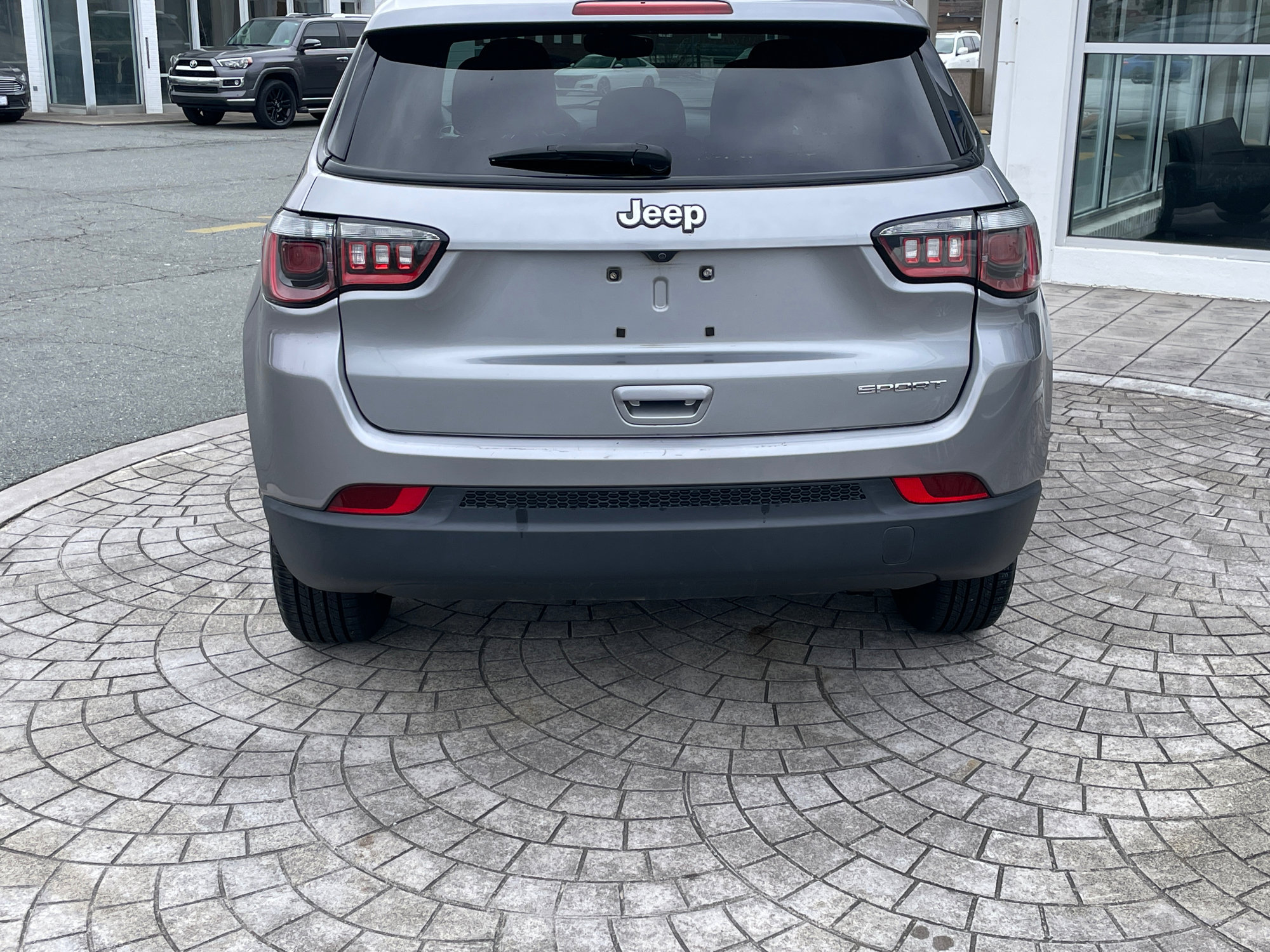 Used 2018 Jeep Compass Sport image 8