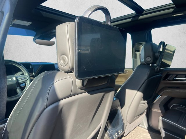 Used 2025 GMC Yukon Denali Ultimate AWD/4WD image 18