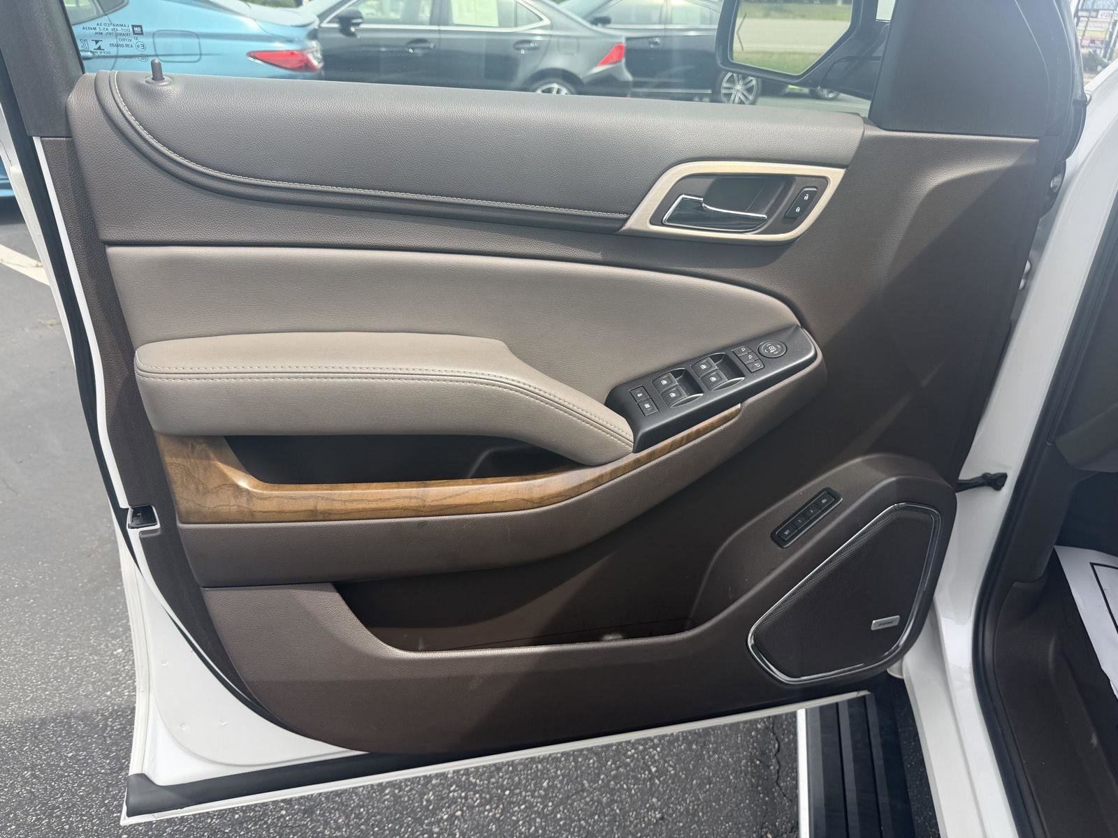 Used 2019 GMC Yukon Denali w/ Denali Ultimate Package image 11