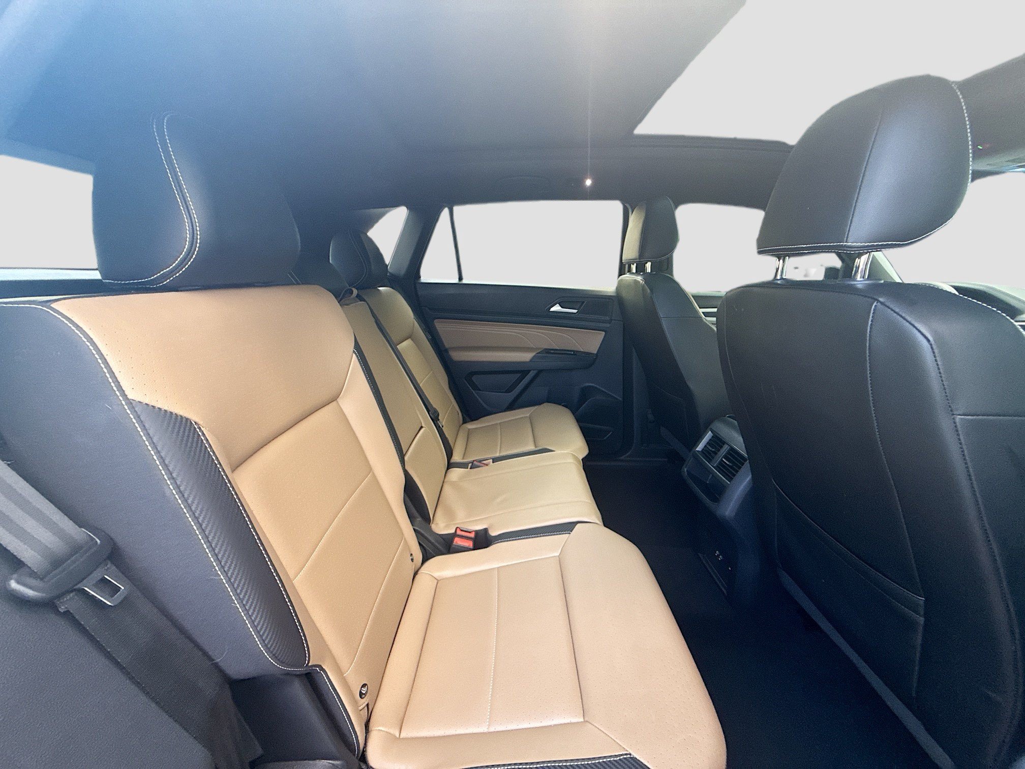 Used 2022 Volkswagen Atlas Cross Sport SE w/ Panoramic Sunroof Package AWD/4WD image 29