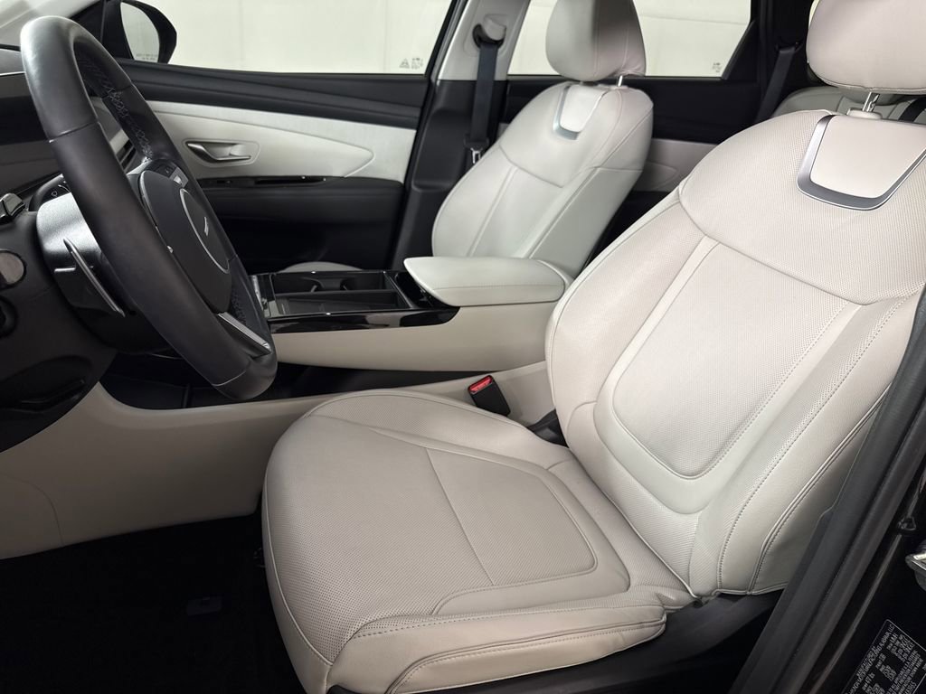 Used 2025 Hyundai Tucson Limited FWD image 13