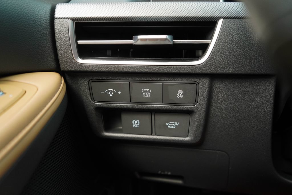 Used 2024 Hyundai Sonata Limited FWD image 31