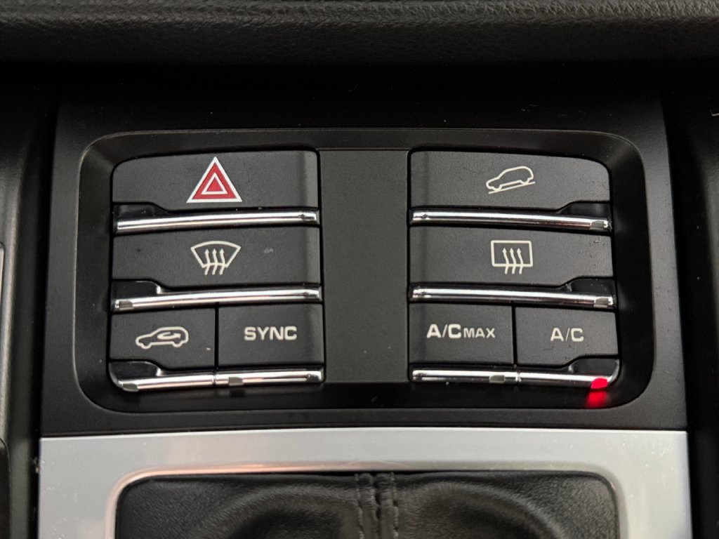 Used 2021 Porsche Macan S AWD/4WD image 24