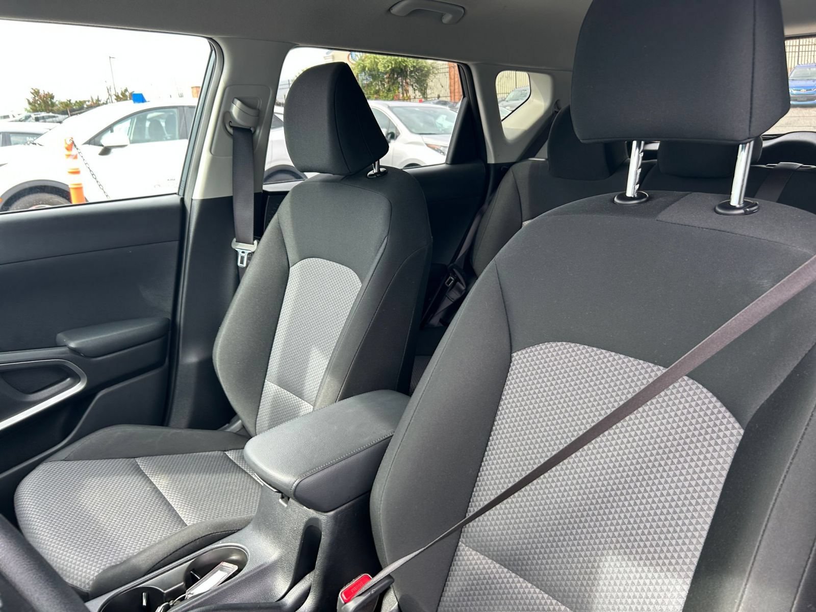 Used 2025 Kia Soul LX w/ LX Technology Package FWD image 30