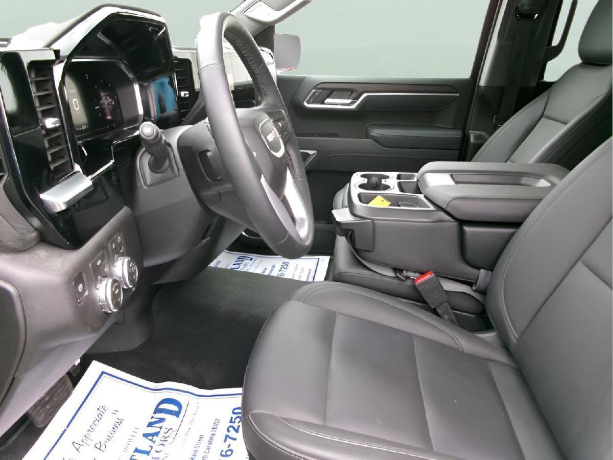 Used 2026 GMC Sierra 1500 SLT AWD/4WD image 13