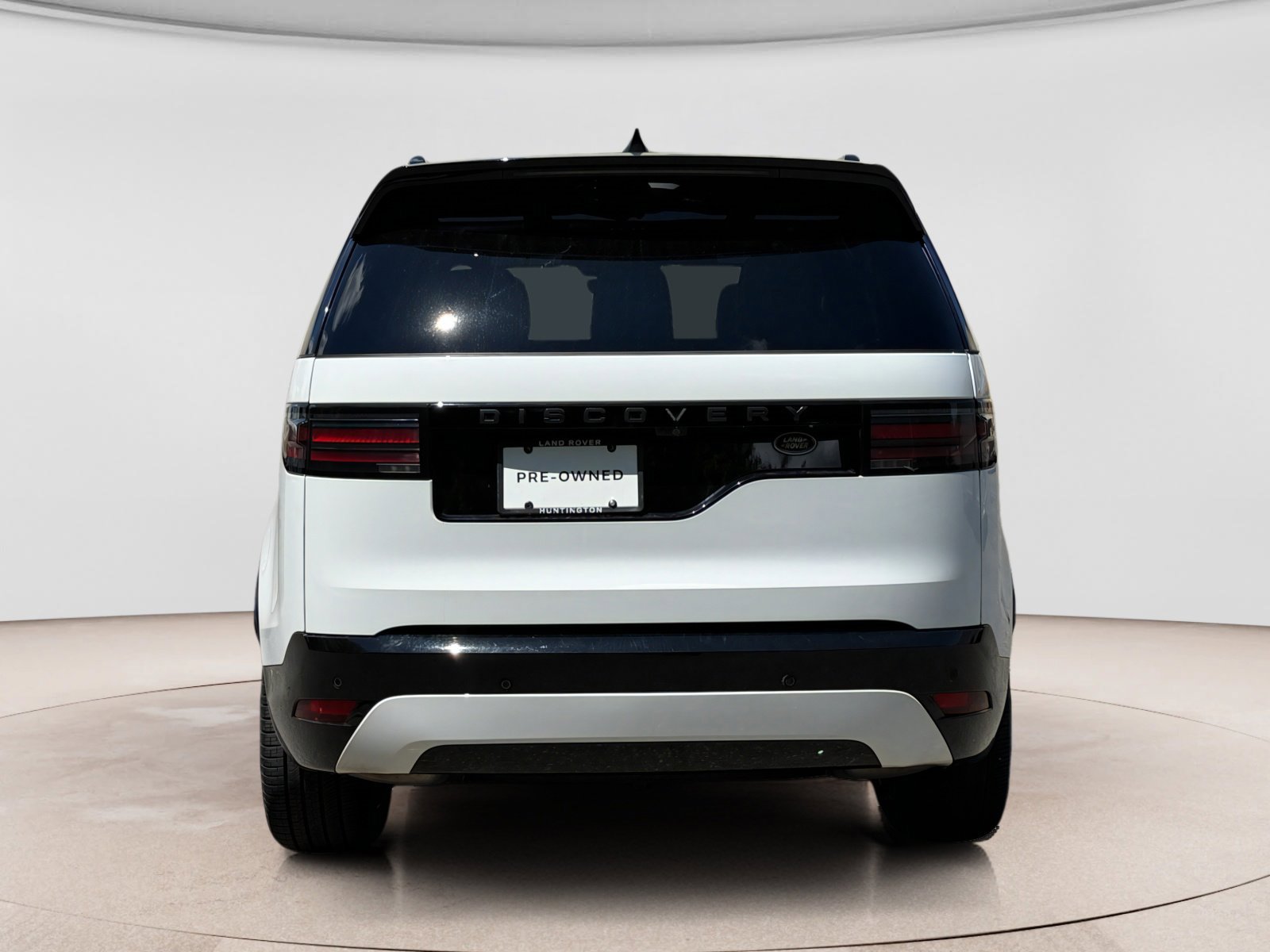 Used 2023 Land Rover Discovery S R-Dynamic AWD/4WD image 4