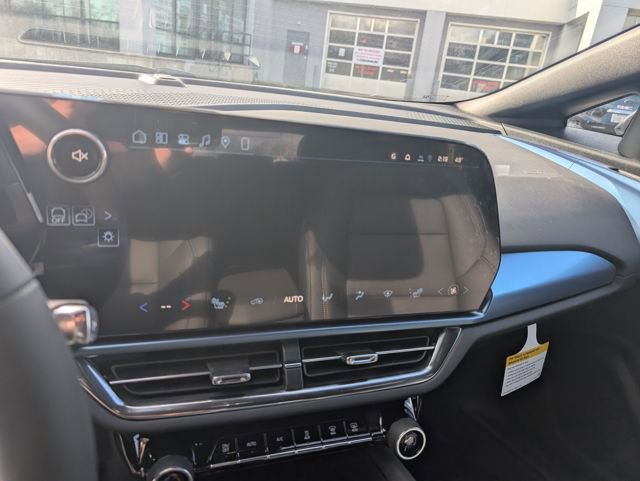 New 2026 Chevrolet Equinox EV LT image 20