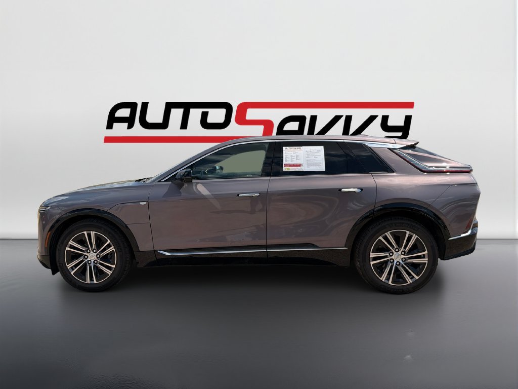 Used 2025 Cadillac Lyriq Luxury w/ LPO, Floor Liner Package AWD/4WD image 8