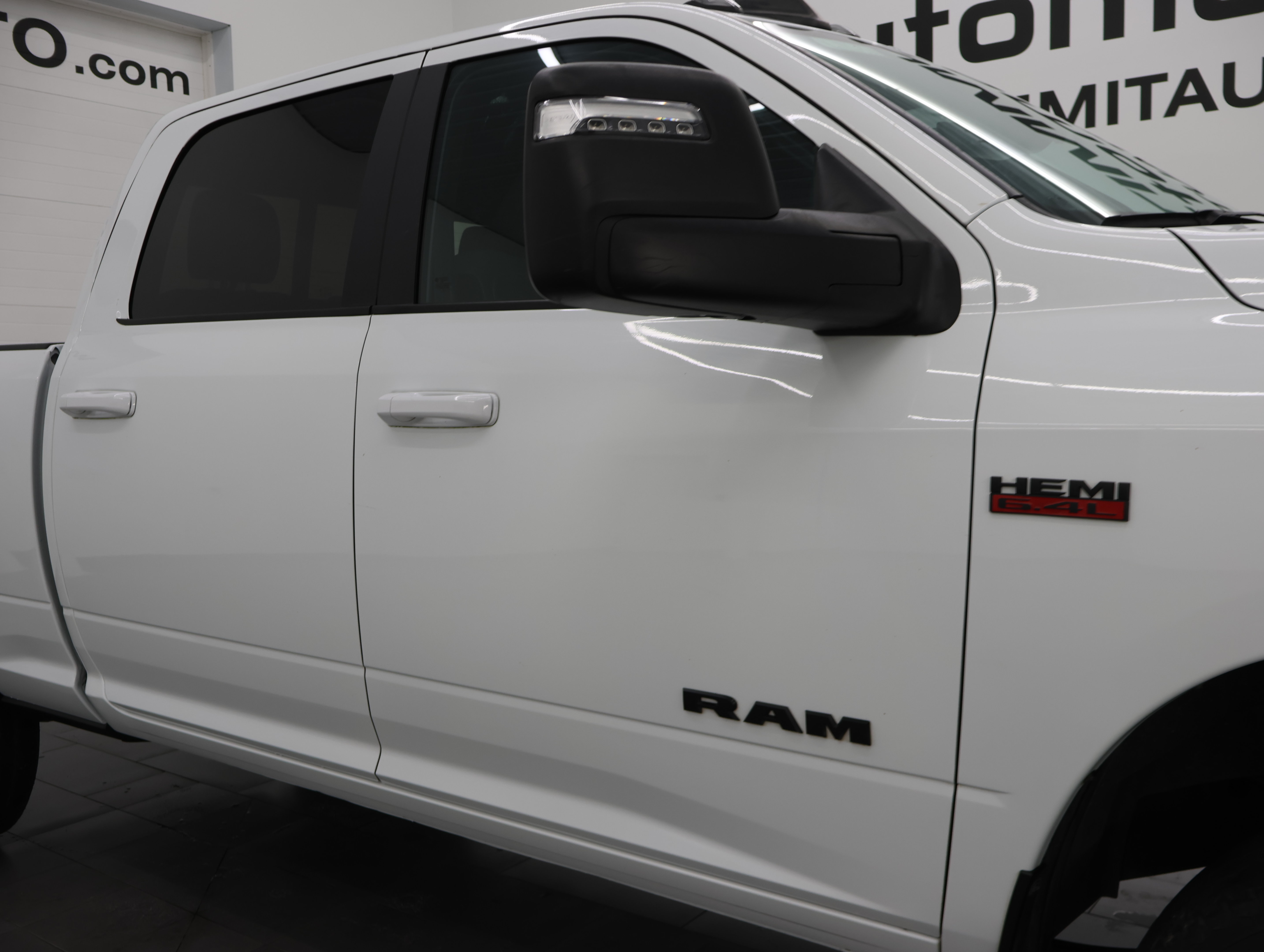 Used 2024 RAM 2500 Big Horn w/ Night Edition AWD/4WD image 25