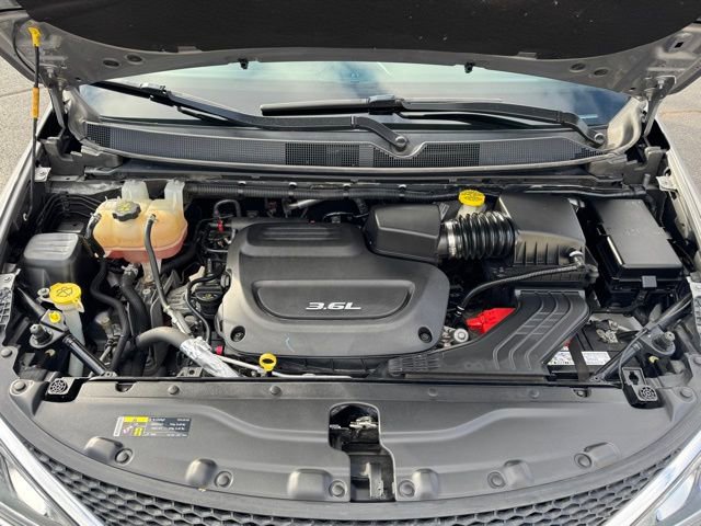 Used 2017 Chrysler Pacifica Touring-L Plus w/ Advanced Safetytec Group image 34