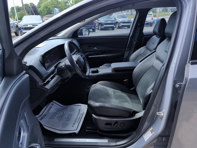 Used 2023 Nissan Ariya AWD image 11